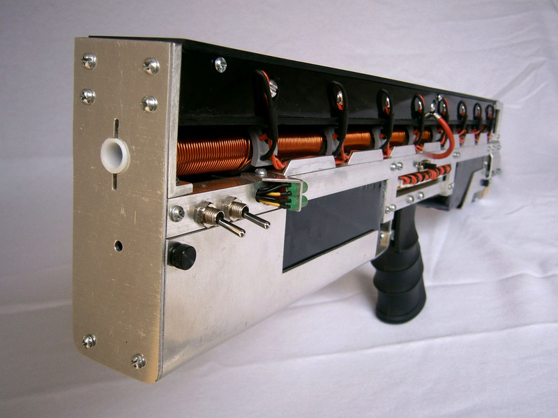 Illustration for article titled El rifle electromagnético ideal para destrozar portátiles